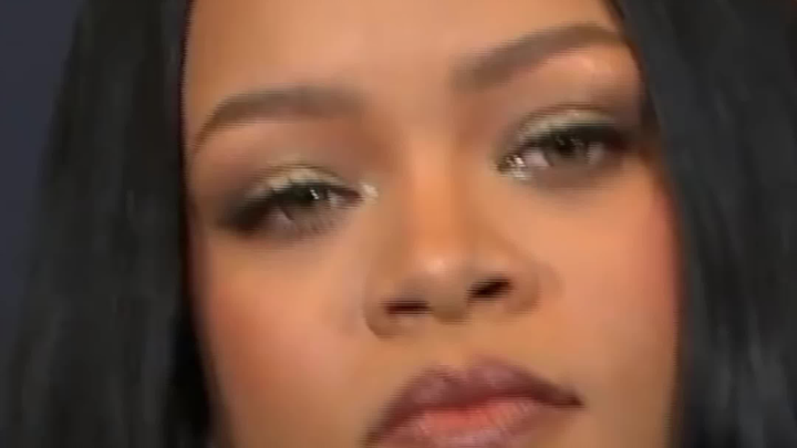 Rihanna nói về cách duy trì sự tự tin mỗi ngày