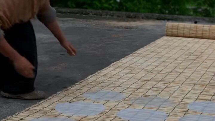 Di TikTok, melihat orang Tiongkok membuat mi dingin dari kacang hijau memicu perbincangan hangat di 