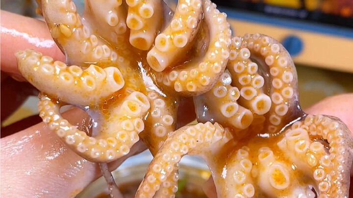 What’s it like sneaking snacks late at night while your parents are asleep?