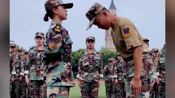 Mahasiswa angkatan ini tahu cara mengendalikan instruktur mereka. Detik pertama: bibit unggul, detik