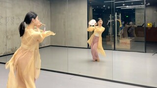 【غاي غاي】 آيو～ يا حبيبي لا تقلق، في هذه الحياة سأرفع لك أكمام السيدة فقط رقصة المروحة "البجعات اللعب