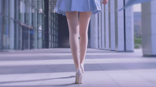 Quảng cáo tất da của Nana Komatsu