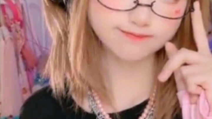 cute nya pls Sana mag  viral
