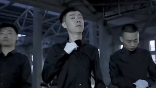 Thanh Hải lắc, nhưng Mokrye Guby (Bài hát trừng phạt Trần Trạch)