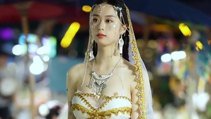 The Difference Is Huge When Big Bear and Little Bear Wear Dai Ethnic Clothes!