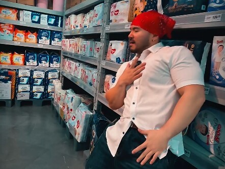 Vở kịch xấu hổ ở trung tâm thương mại