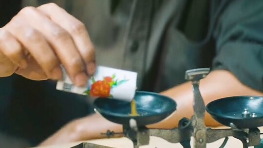 เจ้าของเหมืองทองให้เงินเดือนเป็นทองคำโดยตรง