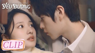Clip Tập 3 Sơ Tễ suýt ngã, bá tổng kịp thời xuất hiện đỡ cô ấy! | Còn Lâu Mới Thèm Yêu Đương | WeTV