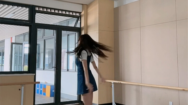 Nice body dancing alone