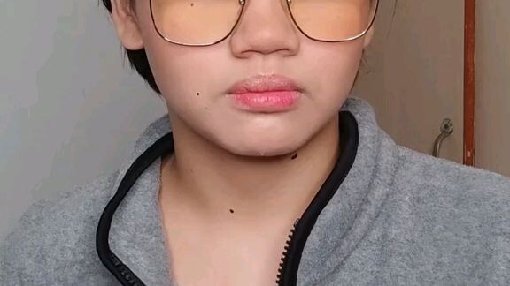 pov:ung bwusit kong kaibigan na crush mo na puro panga-asar lng nasa isip,haha, related