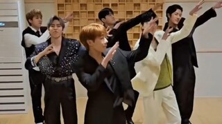 【INFINITE无限】这什么团？？跳的这么不齐！！回归看看实力！！