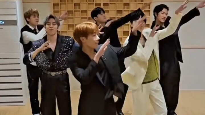【INFINITE】What kind of group is this?? Their dancing is so out of sync!! Let's check out their skill