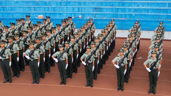 มีผู้บริหารบางคนที่ช่วยเหลือตัวเองในนามของการฝึกทหารอยู่เสมอ