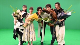 The collection of photos of the actors receiving flowers at the end of the film "Jihu", Jihu is also