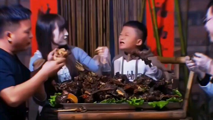 Tiểu Cần: Thực hiện tự do bị nghẹn