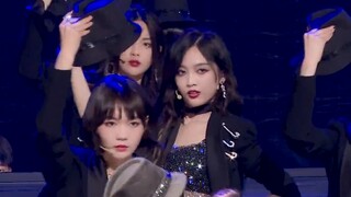 Black suit and tie are so cool! Wu Xuanyi's live-action version of "I Like" is here