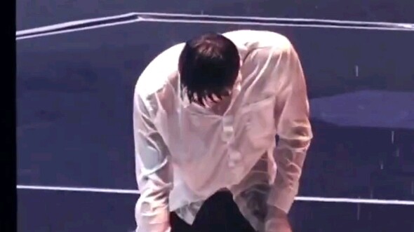 Ngô Thế Huân, truyện tranh Hàn Quốc, tủ lạnh hai cửa, vóc dáng