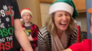 วันนี้จะมาแกะของขวัญให้ทุกคนดูค่ะ