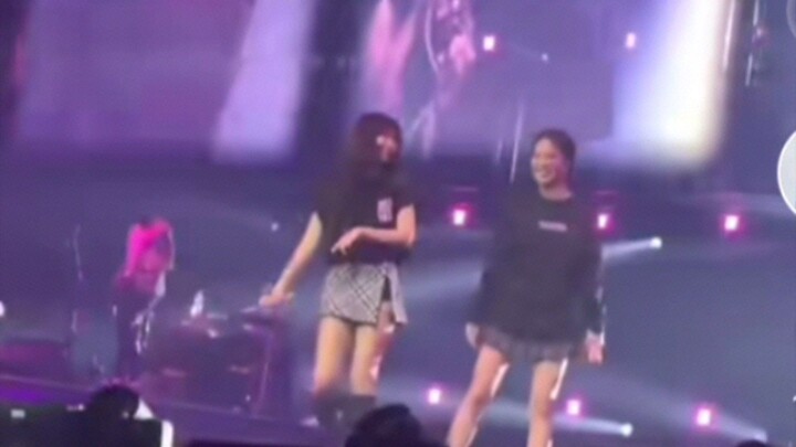 Jennie and Jisoo of Blackpink cut