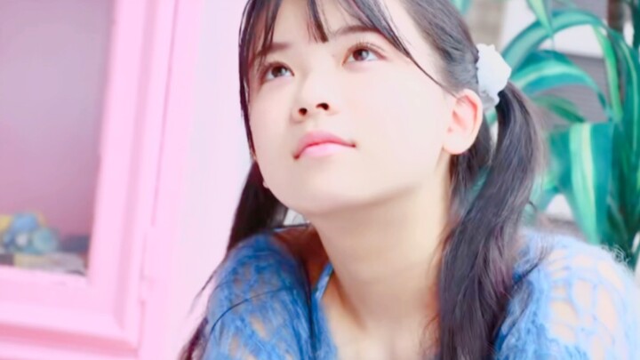 A true JK photobook idol—though she’s from 2006, she really knows how to flirt! Pure and adorable, s
