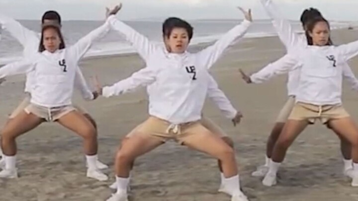 The crazy beach dancers "Middle" dance with dirt eating choreography! [UPeepz]