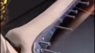 اللحم والدم ضعيفان، بينما الآلات ترتقي.