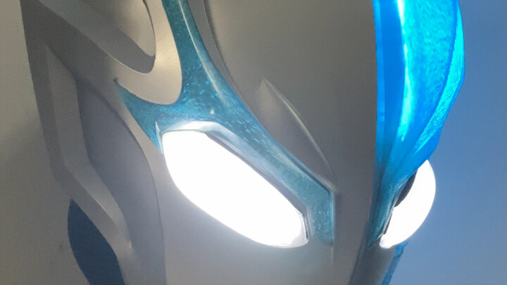 Ultraman Blazer เป็นผู้เล่นคนแรกในเครือข่ายทั้งหมด