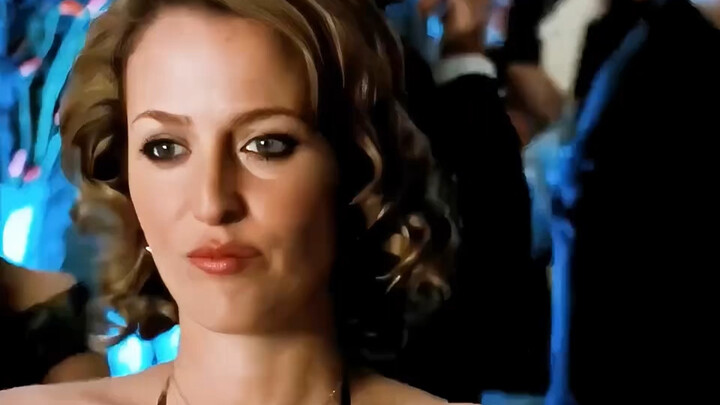 A wealthy woman encounters a gang of sexual predators—unavoidable misfortune strikes.