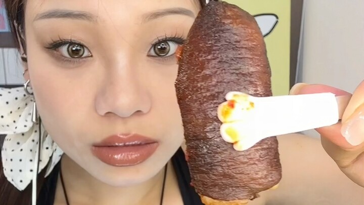 การเปลี่ยนแปลงภายในสองนาทีหลังผู้หญิงกินไส้ควายย่าง