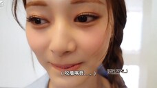 你们女生什么时候最紧张?子瑜:姐姐们痴汉似的疯狂跟拍的时候;志效:差几毫米就和sana亲嘴的时候;momo:当听见can i be your dog的时候