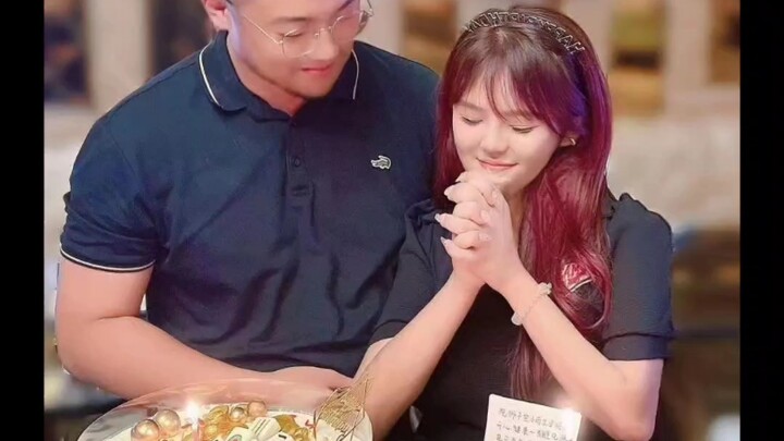 Girls’ WeChat Moments posts, guys’ videos