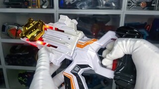[Toys leak] Are there special sound effects for the collaboration? ! 1:1 badge on the Quick Police? 