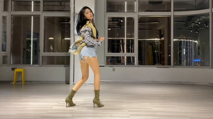 Britney yyds! I finally got to work on the dance in the red house (sorry, the teachers are so awesom