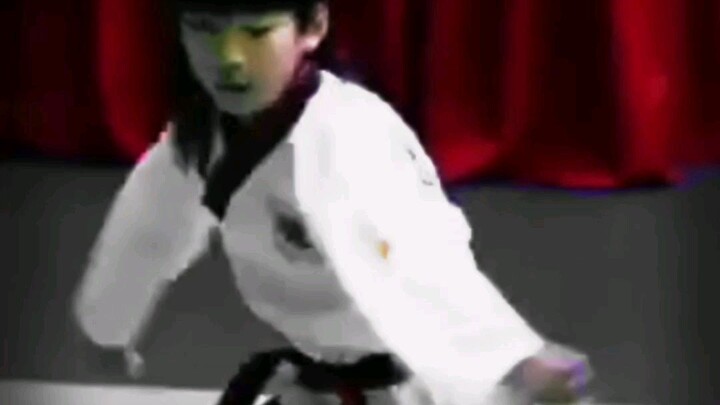 chàng trai 2004