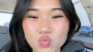 Bagaimana cara tersenyum lebih tulus dan alami untuk wajah bulat