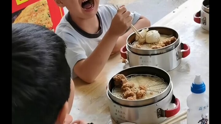 กินข้าวชักช้าถูกดุแล้ว