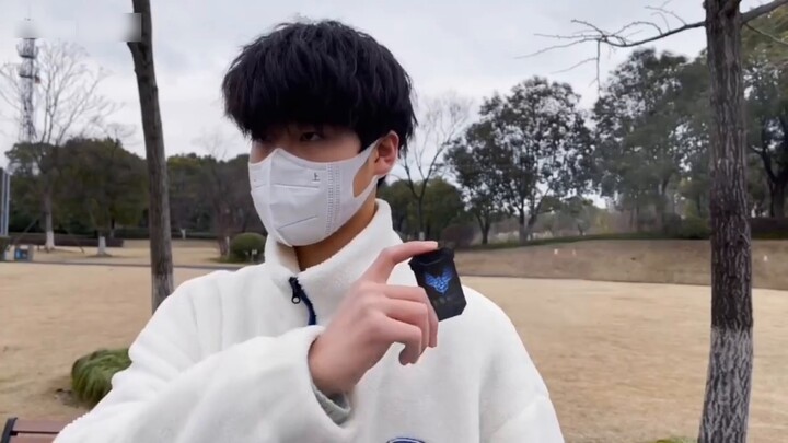 Cùng xem lại những khoảnh khắc nổi bật trong màn biến hóa áo giáp của người qua đường