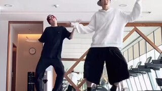 hoshi更新跳舞视频，好轻快的律动