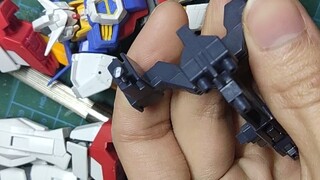 Bộ ba mảnh dân dụng sản xuất Gundam