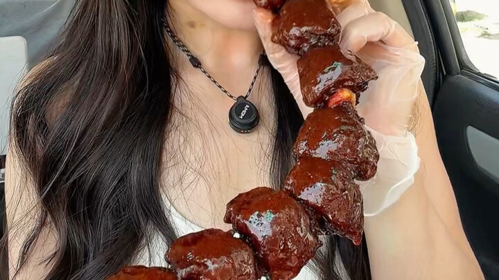 Plum-flavored crispy glazed chicken wings, extra-large crab stick buns, shrimp paste buns, and potat