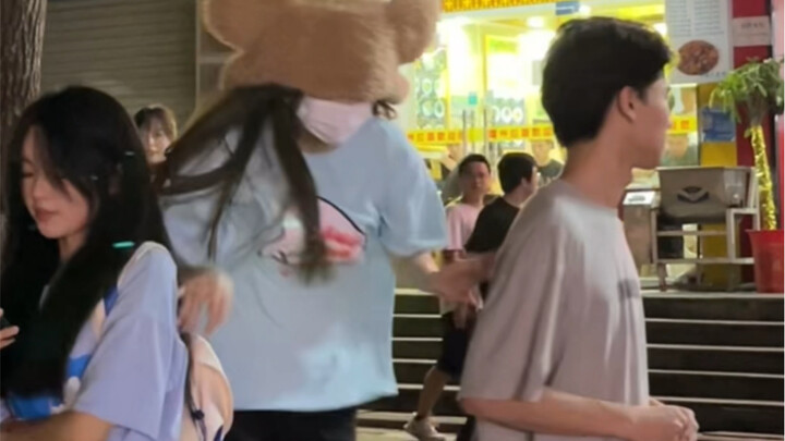 مساعدة الصديقة المقرّبة