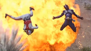 The short-lived form of "Kamen Rider Decade", the giant Decade appears!