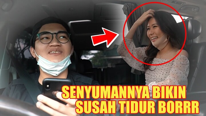PRANK TAXI ONLINE !! SENYUMANNYA BIKIN SUSAH TIDUR