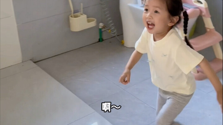 Đã thiết kế cho cô ấy một phòng trẻ em riêng, vẫn còn vài chỗ chưa hoàn thiện. Vốn định sắp xếp xong