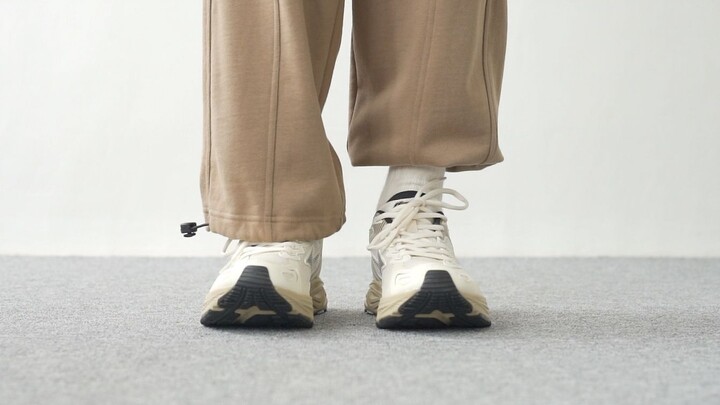 ขออวดรองเท้า 100 คู่ของฉัน! แชร์และปักหมุดรองเท้ากับกางเกงประจำเดือนพฤษภาคม