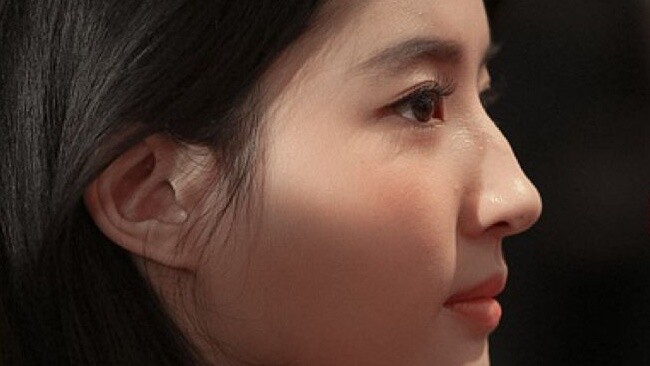 The perfect match for Liu Yifei has appeared | Cool white moonlight × bright cinnabar mole