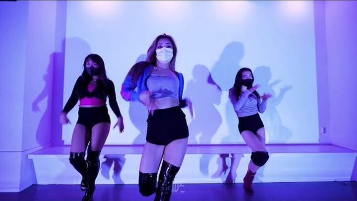 【Chị chân dài thật bốc lửa】 Cô gái gợi cảm SSUZY nhảy jazz mạnh mẽ với giày cao gót bài "tempo" của 