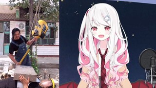 Reaksi neon keren saat menonton seks buatan tangan dengan batu besar di dadanya