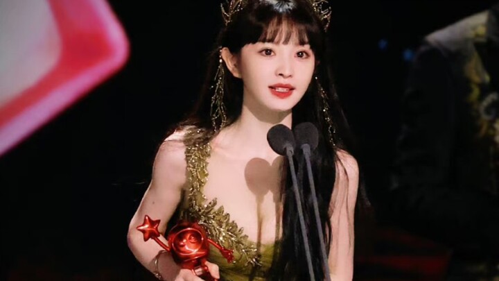 Vừa ngọt ngào vừa cá tính – Điền Hi Vi