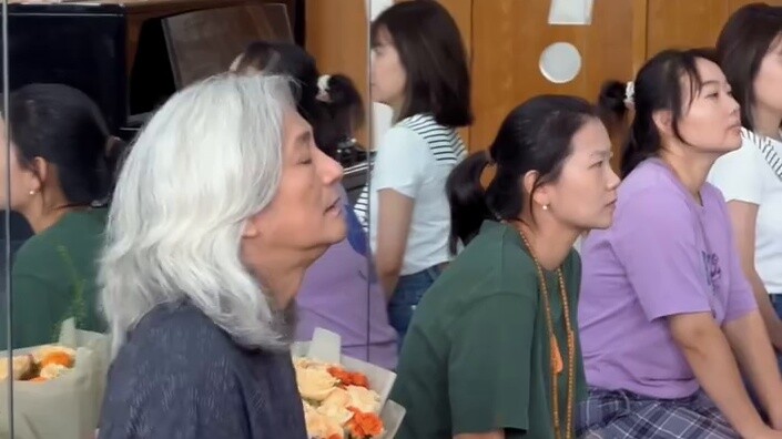 Pengalaman mendalam di kelas guru berusia 66 tahun dari Akademi Tari Beijing